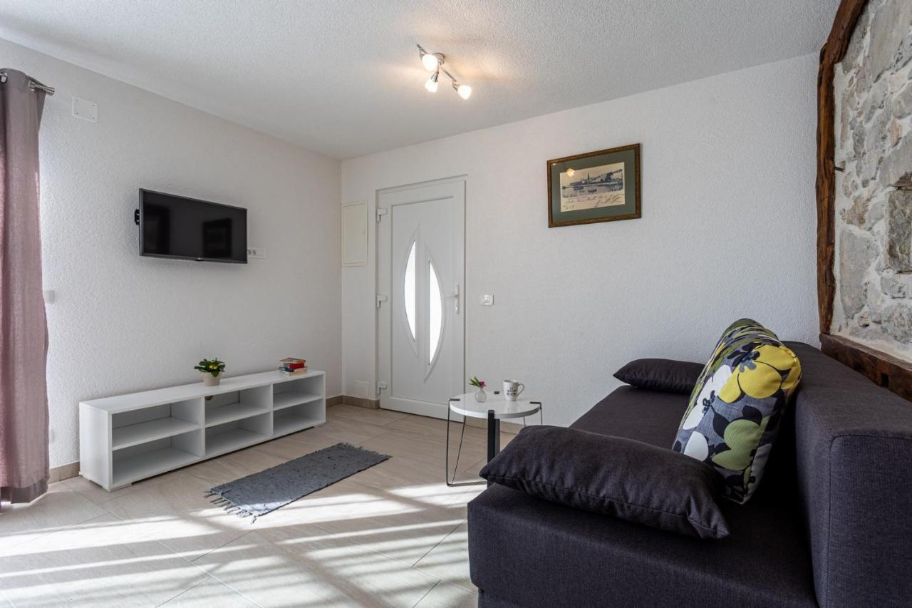 Villa Elm Milohnici Zewnętrze zdjęcie