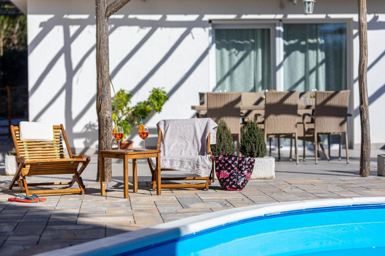 Villa Elm Milohnici Zewnętrze zdjęcie
